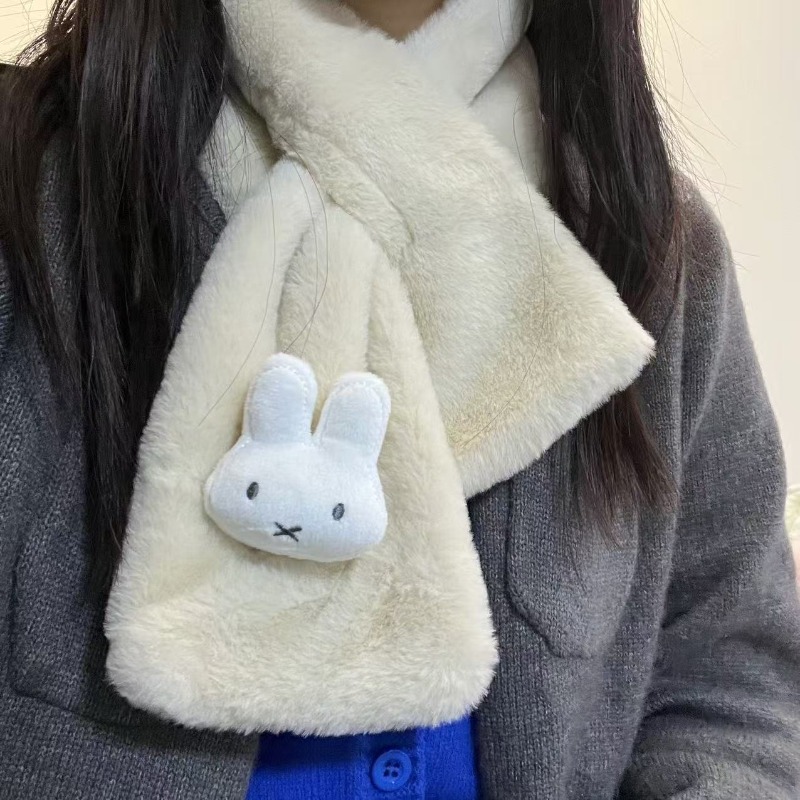 White Miffy Scarf | Versatile  - Winter Clothing Items recension och pris